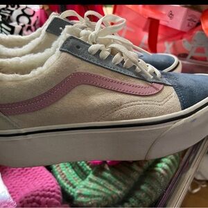 Stylish Cream and Blue Sneakers with Pink Accent